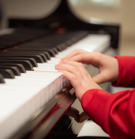 مزایای آموزش پیانو به کودکان